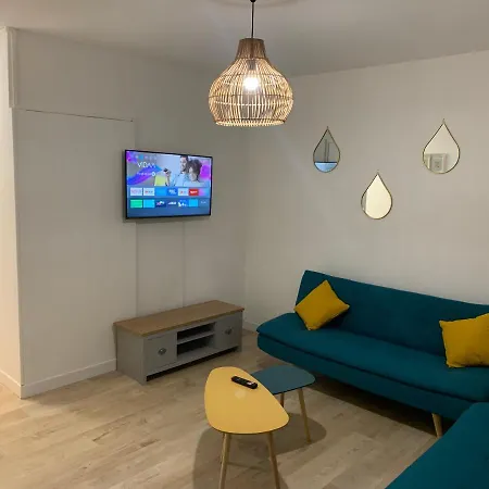 Apartment L Effet 70m2 Avec 2 Doubles Avec Parking 1 Voiture Gratuit, Netflix Disponible, Lits Faits A L Arrive Serviettes De Toilettes Fournies *